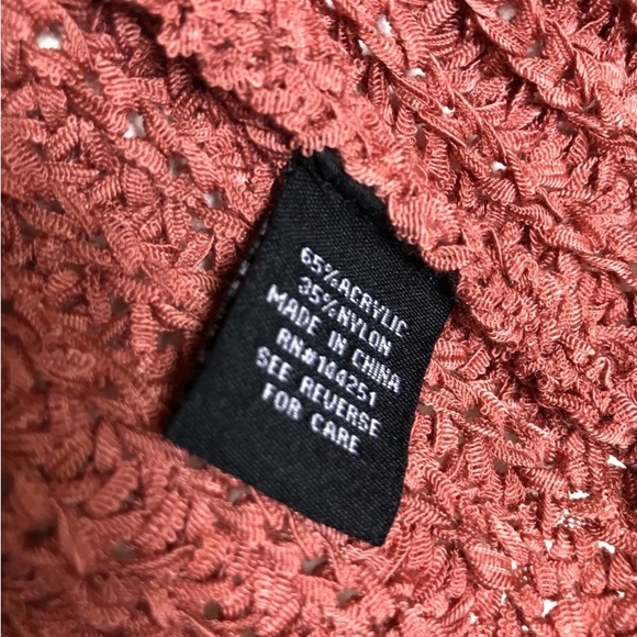 NWOT Moon & Madison Crochet Tank - Picture 7 of 8